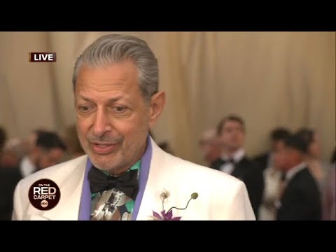 Jeff Goldblum teases what’s next for ‘Wicked’ on Oscars red carpet